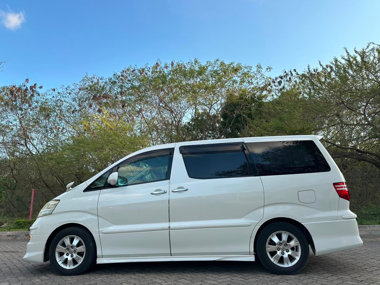 TOYOTA ALPHARD thumbnail 10